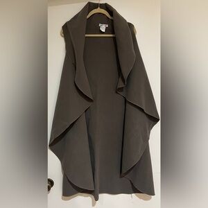 Women’s Wool Sleeveless Taupe Cape